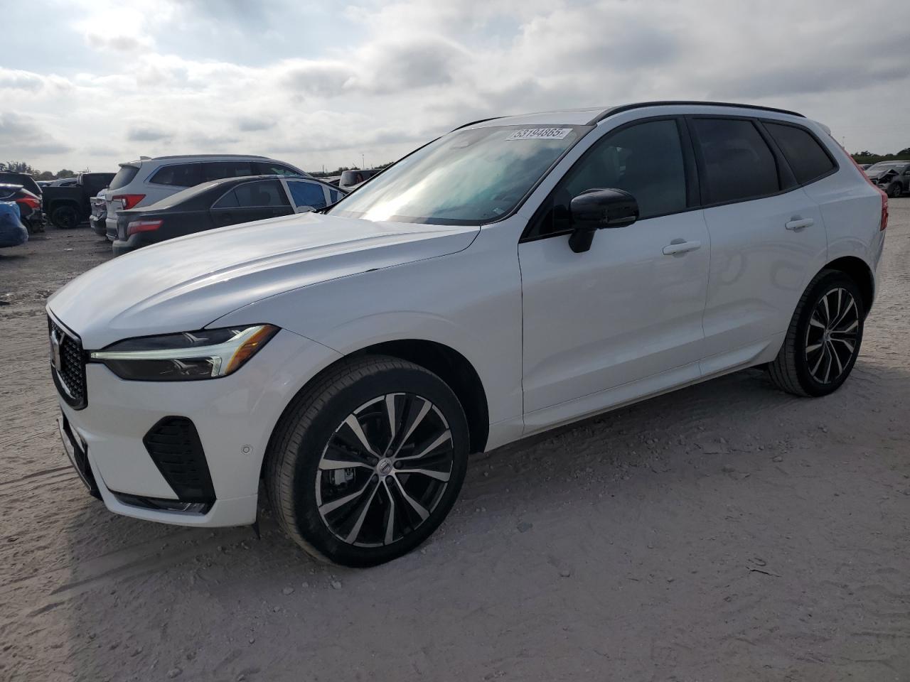 VOLVO XC60 PLUS 2025