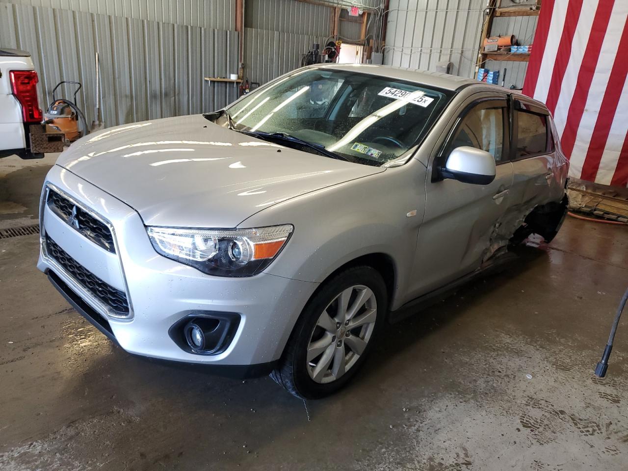 MITSUBISHI OUTLANDER 2014