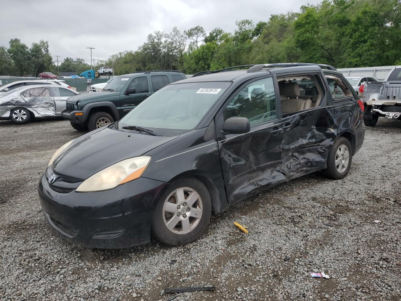 TOYOTA SIENNA CE 2010