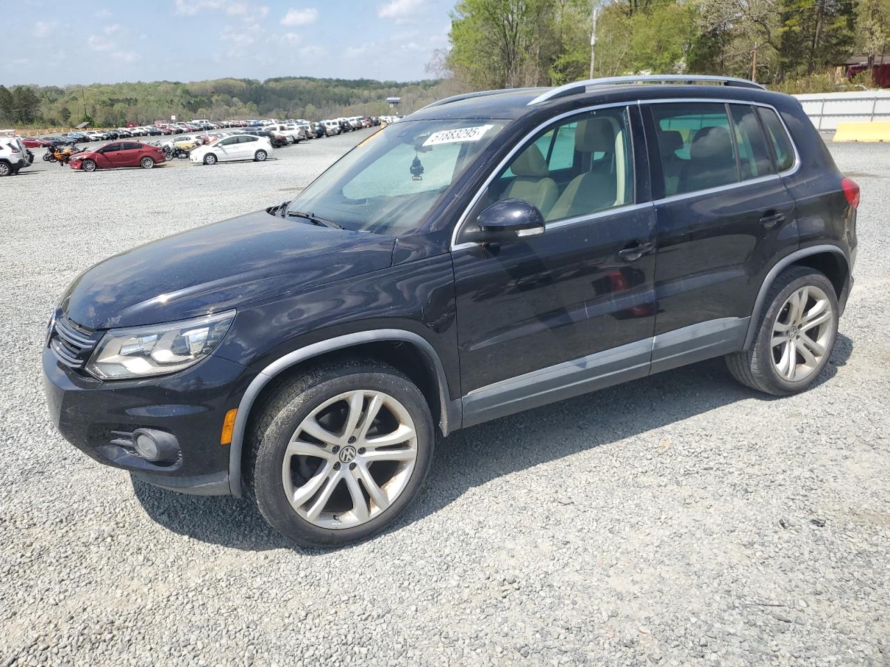 VOLKSWAGEN TIGUAN S 2013