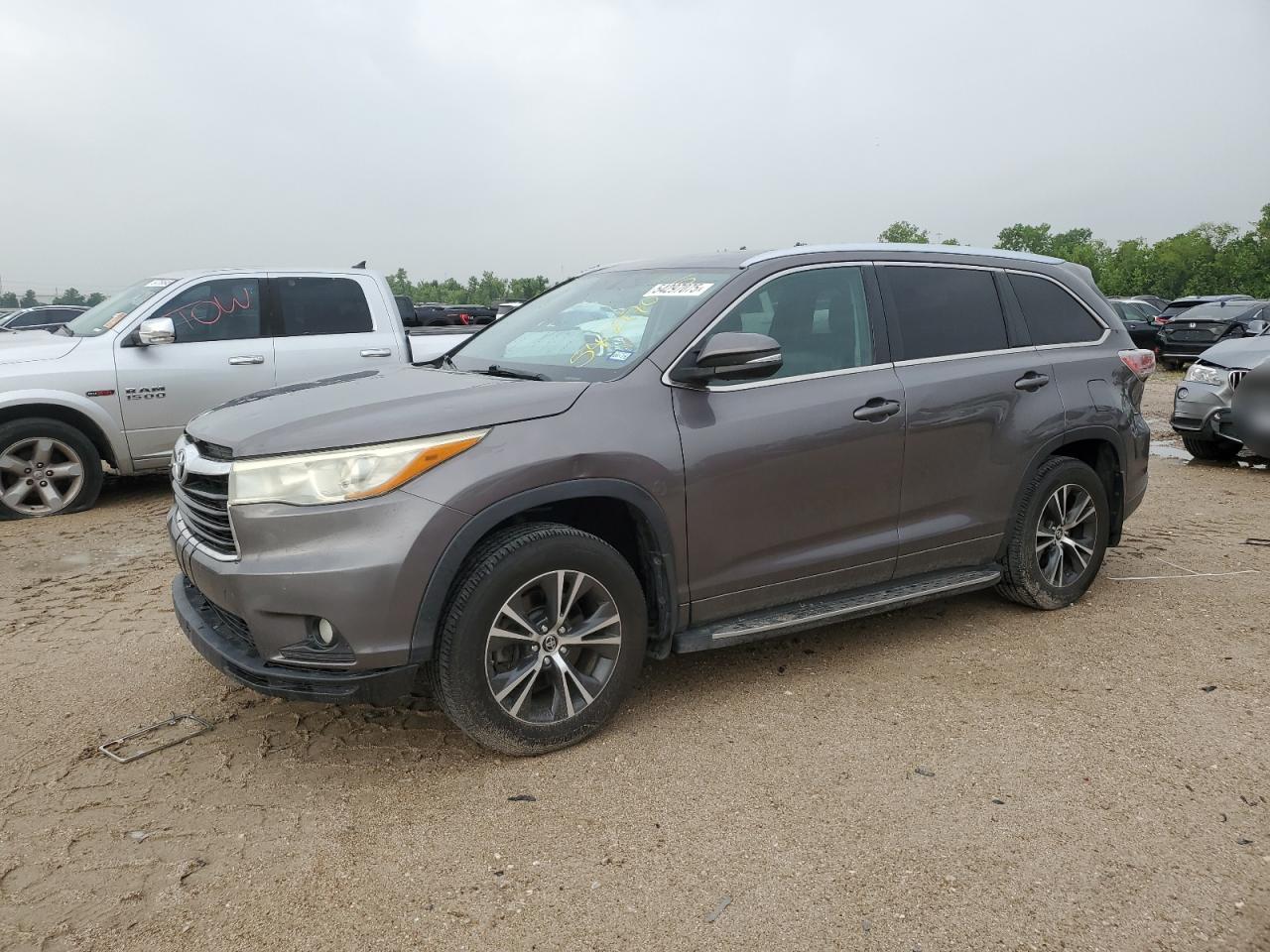 TOYOTA HIGHLANDER 2016