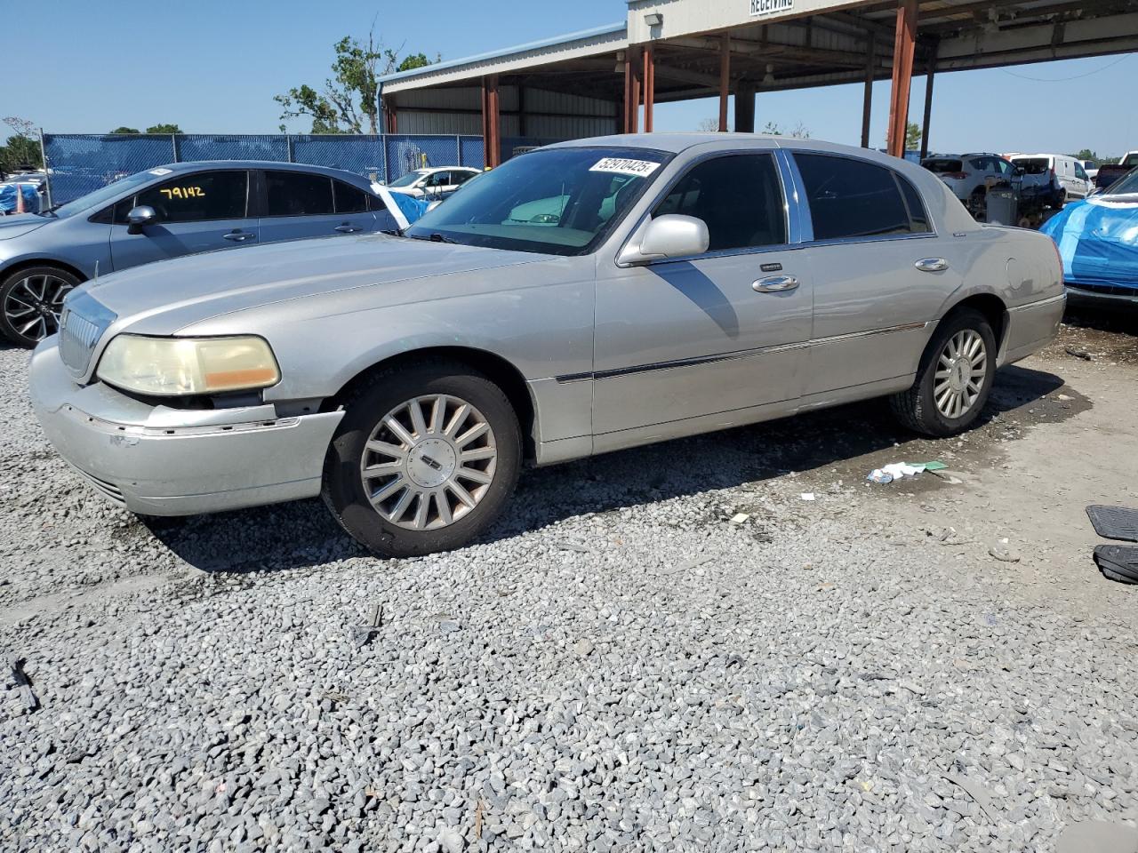 LINCOLN TOWN CAR E 2004