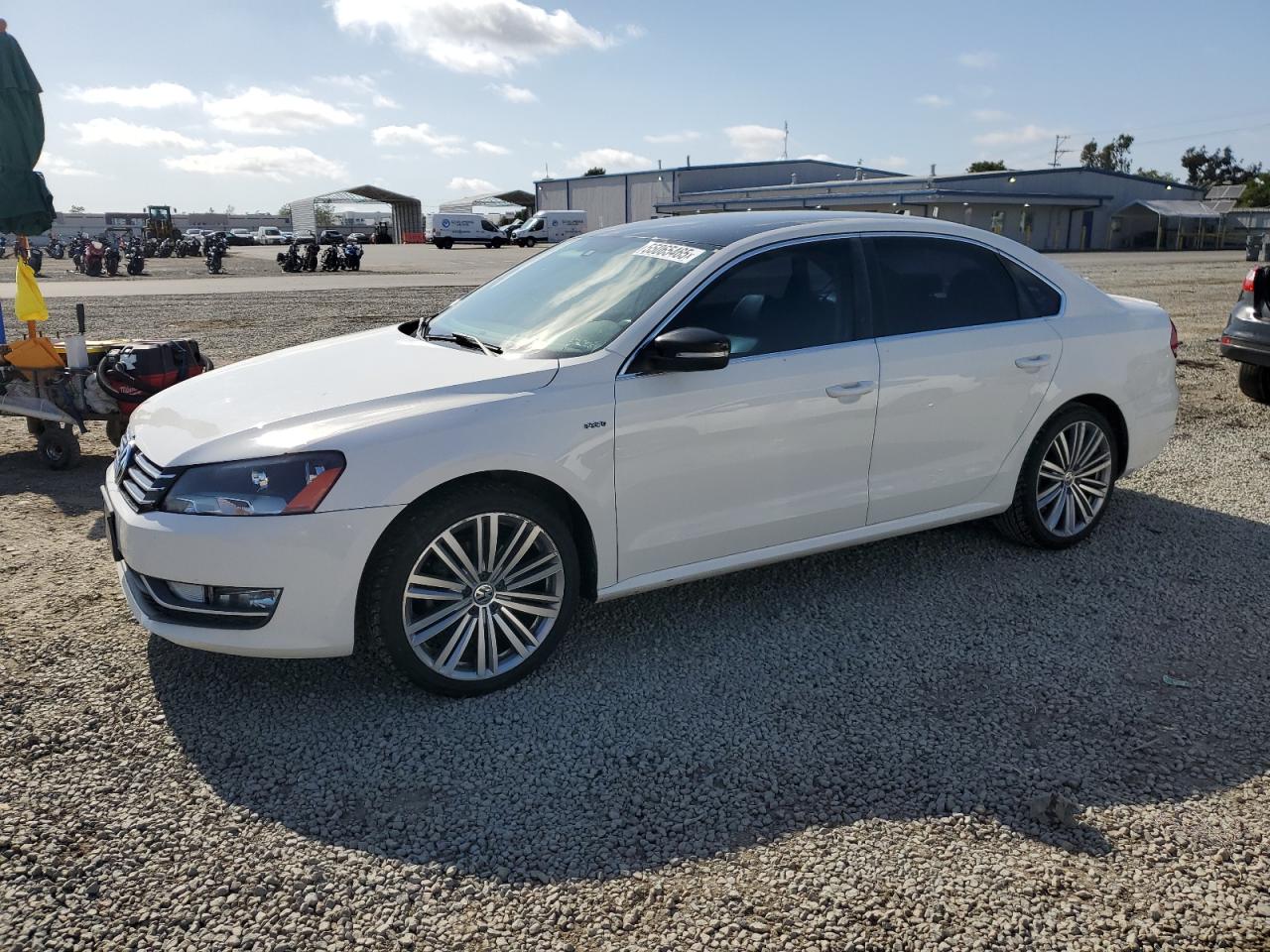 VOLKSWAGEN PASSAT SE 2015