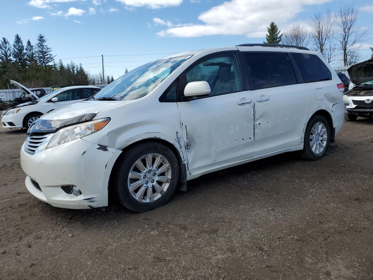 TOYOTA SIENNA XLE 2012