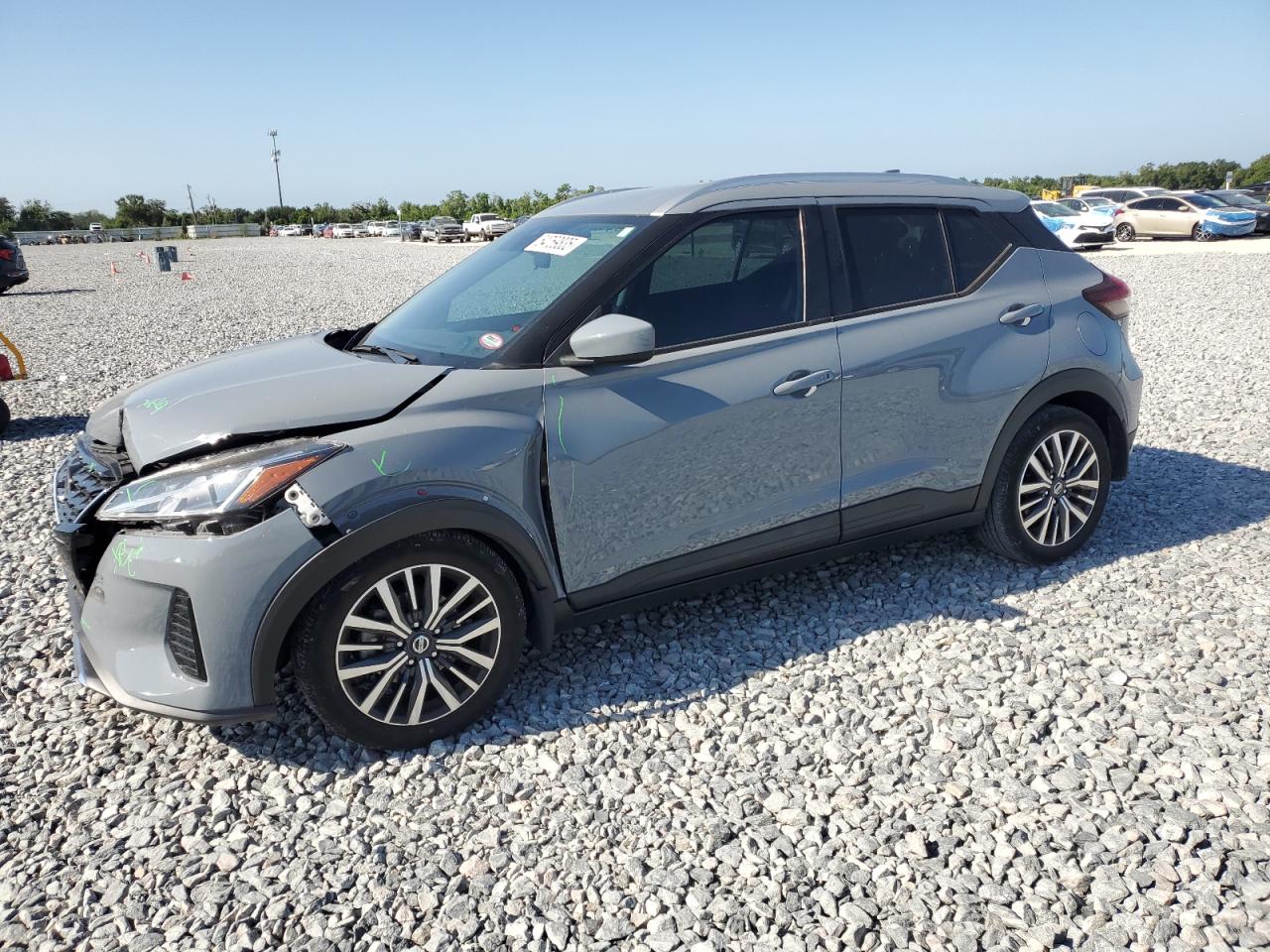 NISSAN KICKS 2021