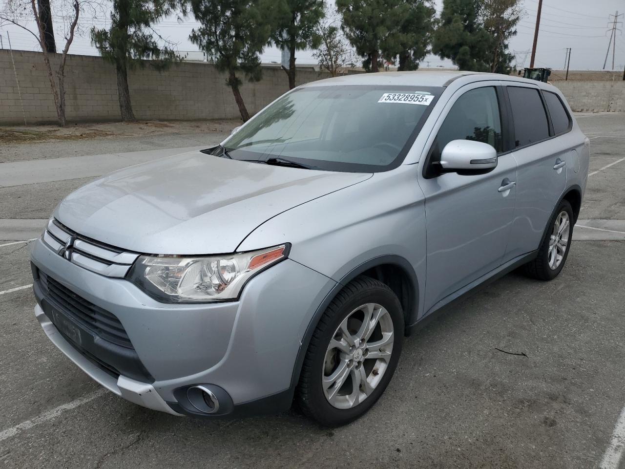 MITSUBISHI OUTLANDER 2015