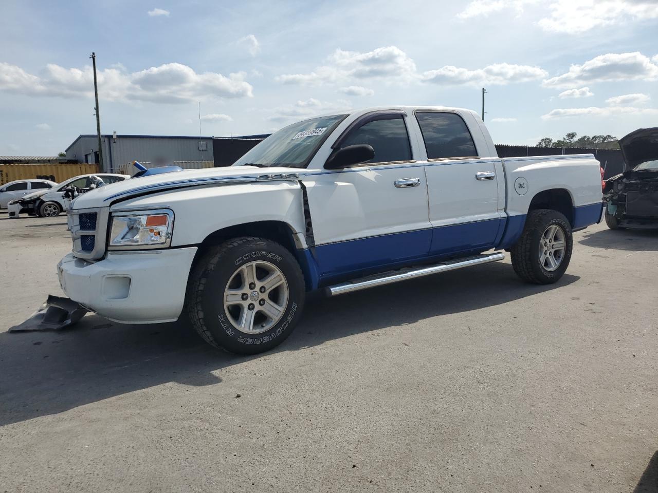 DODGE DAKOTA SLT 2011