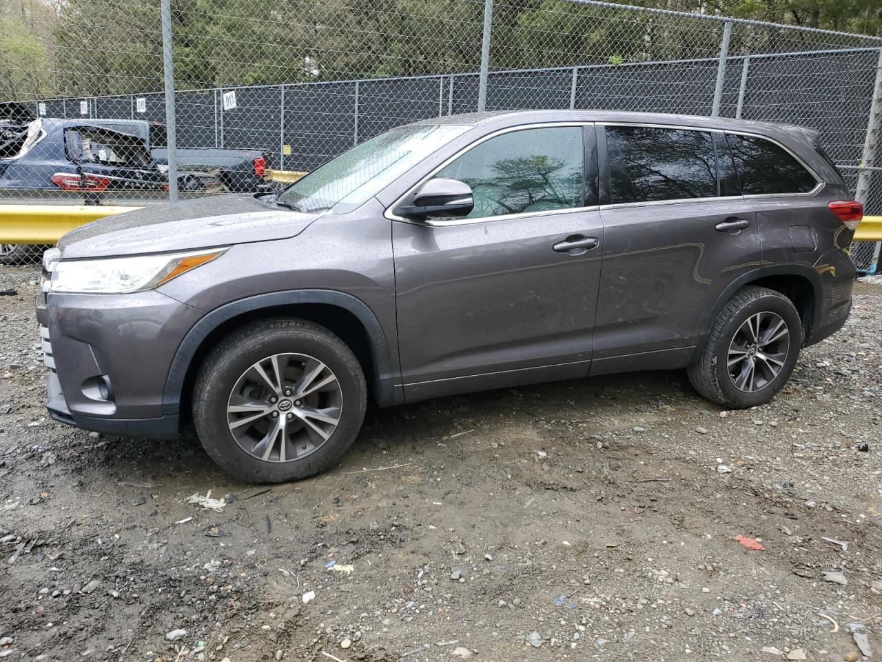 TOYOTA HIGHLANDER 2017
