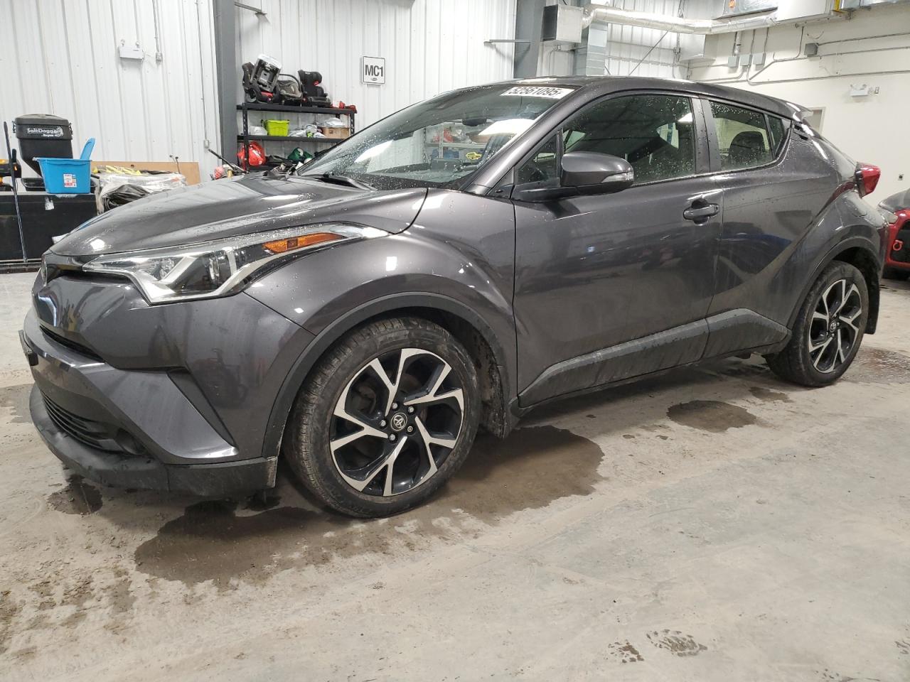 TOYOTA C-HR XLE 2019