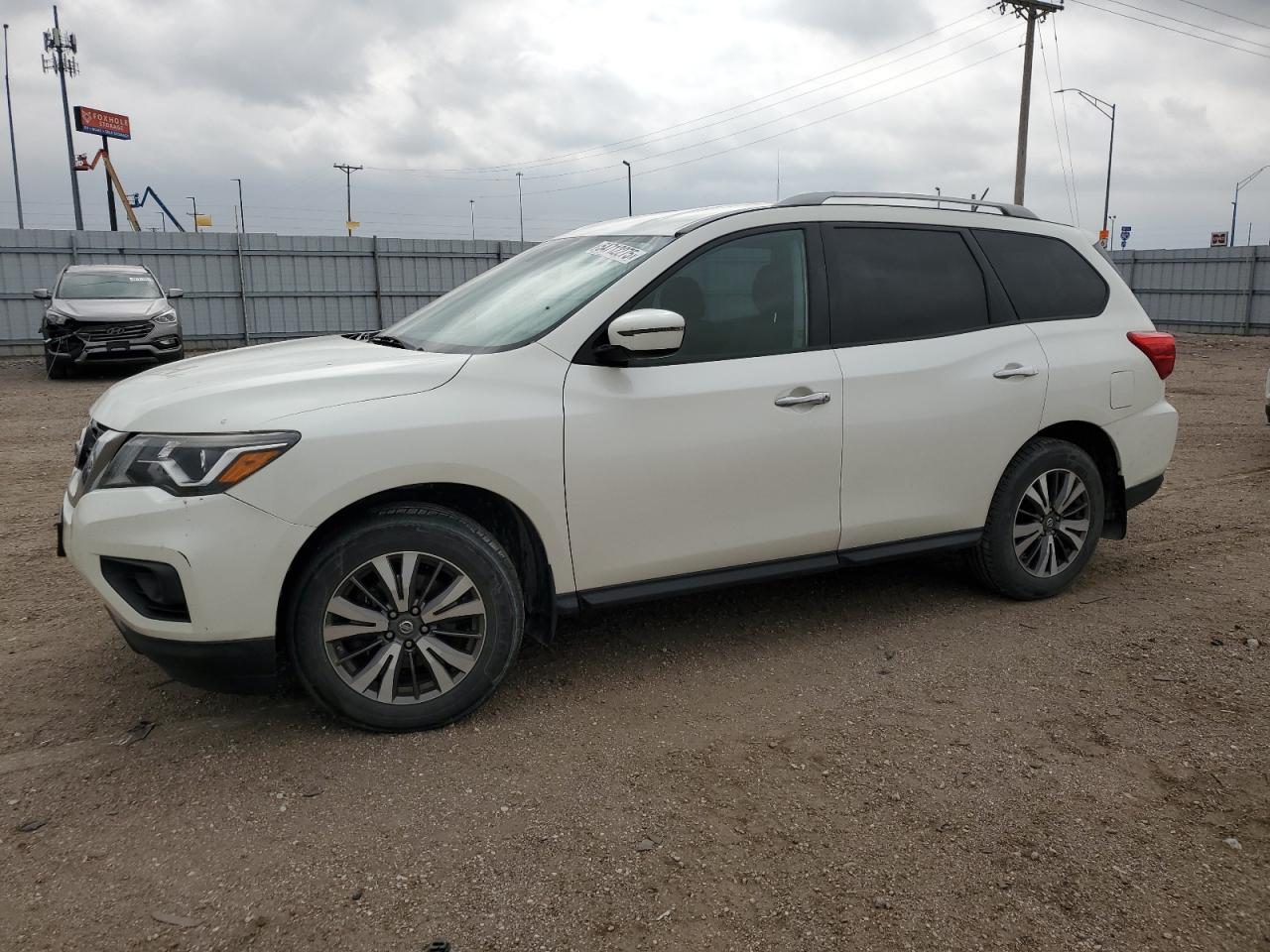 NISSAN PATHFINDER 2017