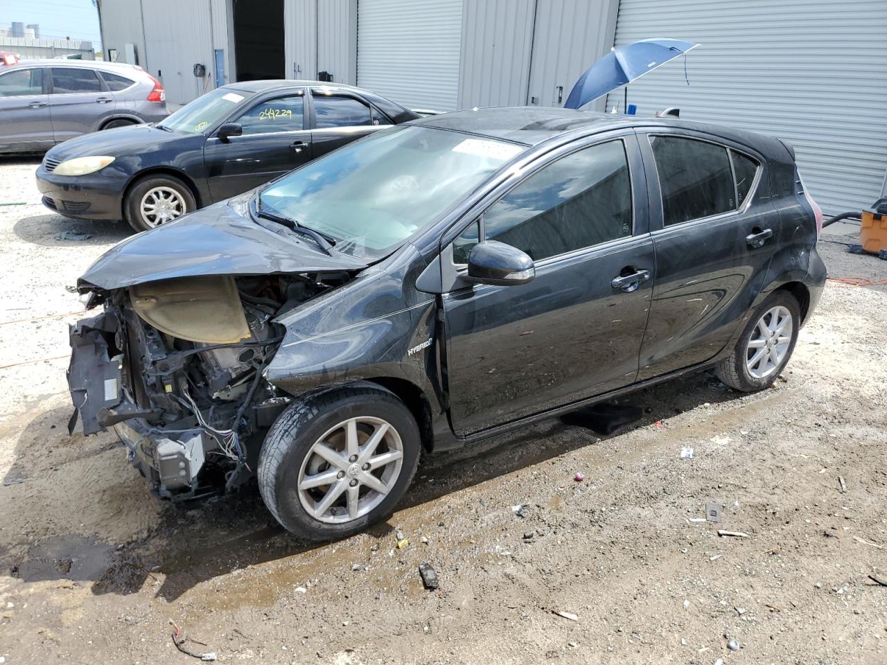 TOYOTA PRIUS C 2015