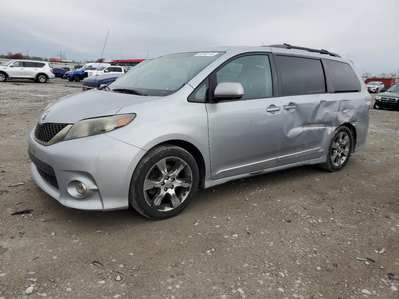 TOYOTA SIENNA SPO 2012