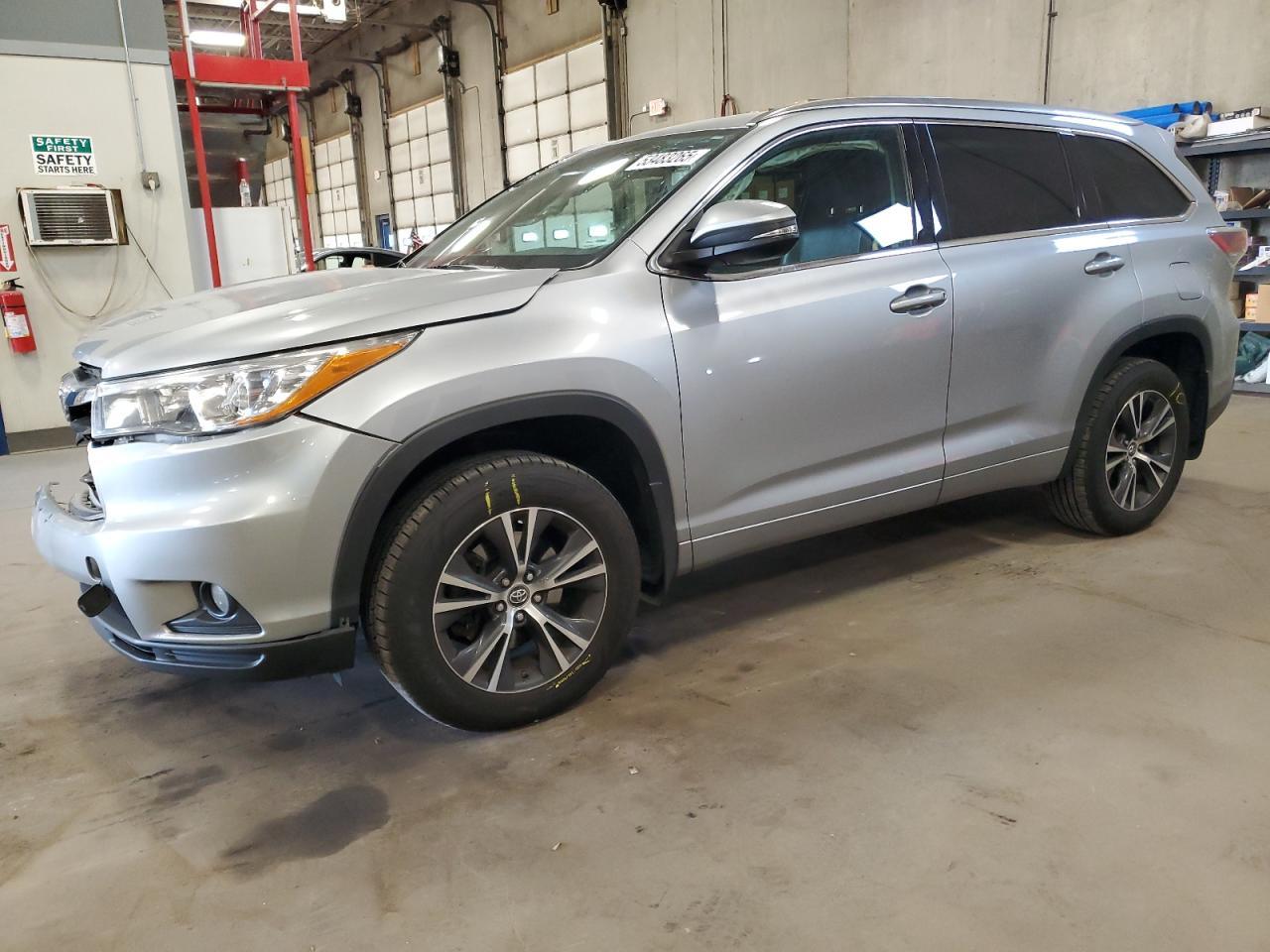 TOYOTA HIGHLANDER 2016