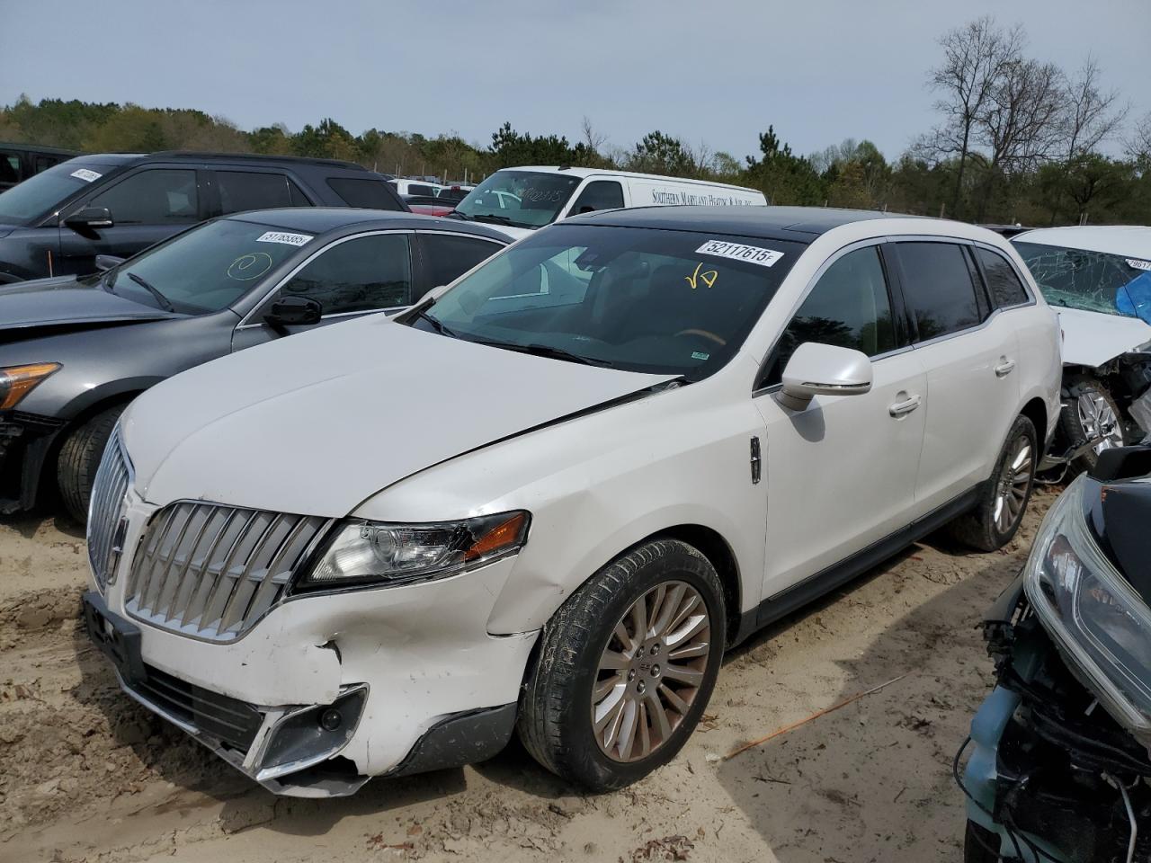 LINCOLN MKT 2011