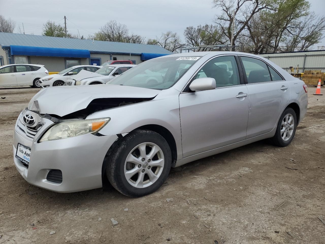 TOYOTA CAMRY BASE 2011