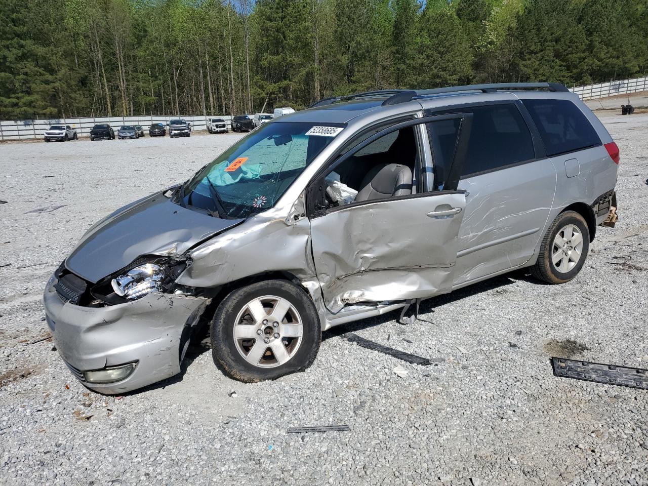 TOYOTA SIENNA XLE 2004