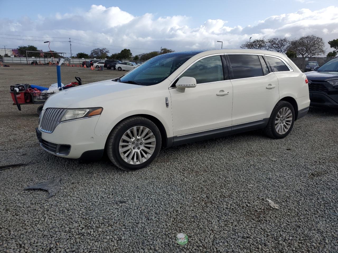 LINCOLN MKT 2012