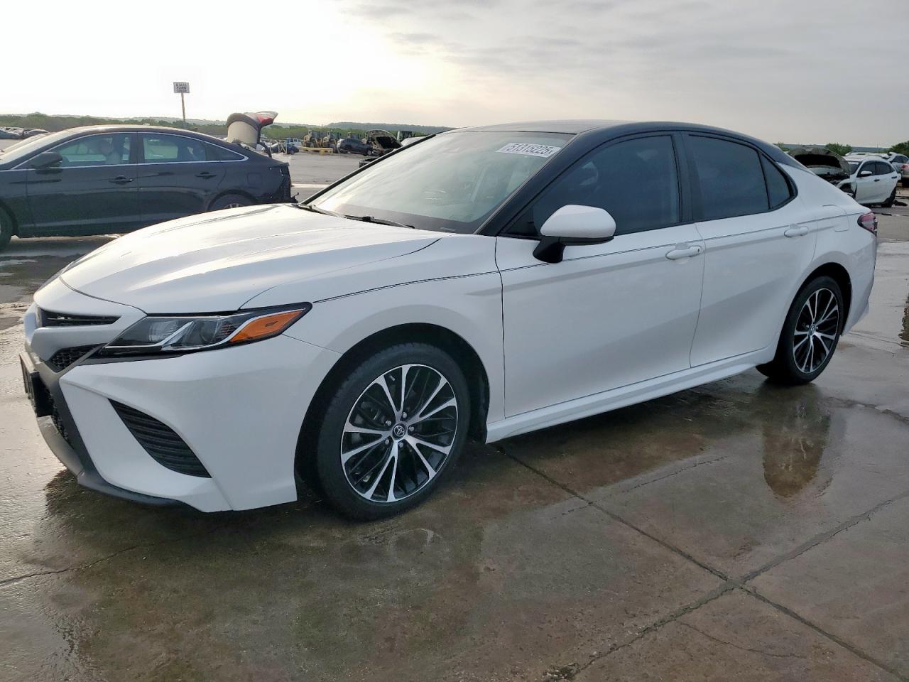 TOYOTA CAMRY L 2019