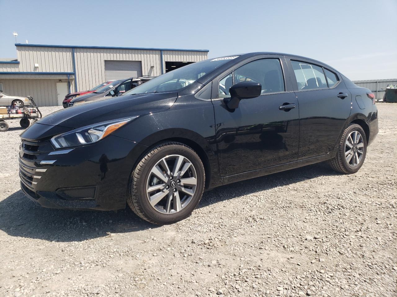 NISSAN VERSA SV 2023