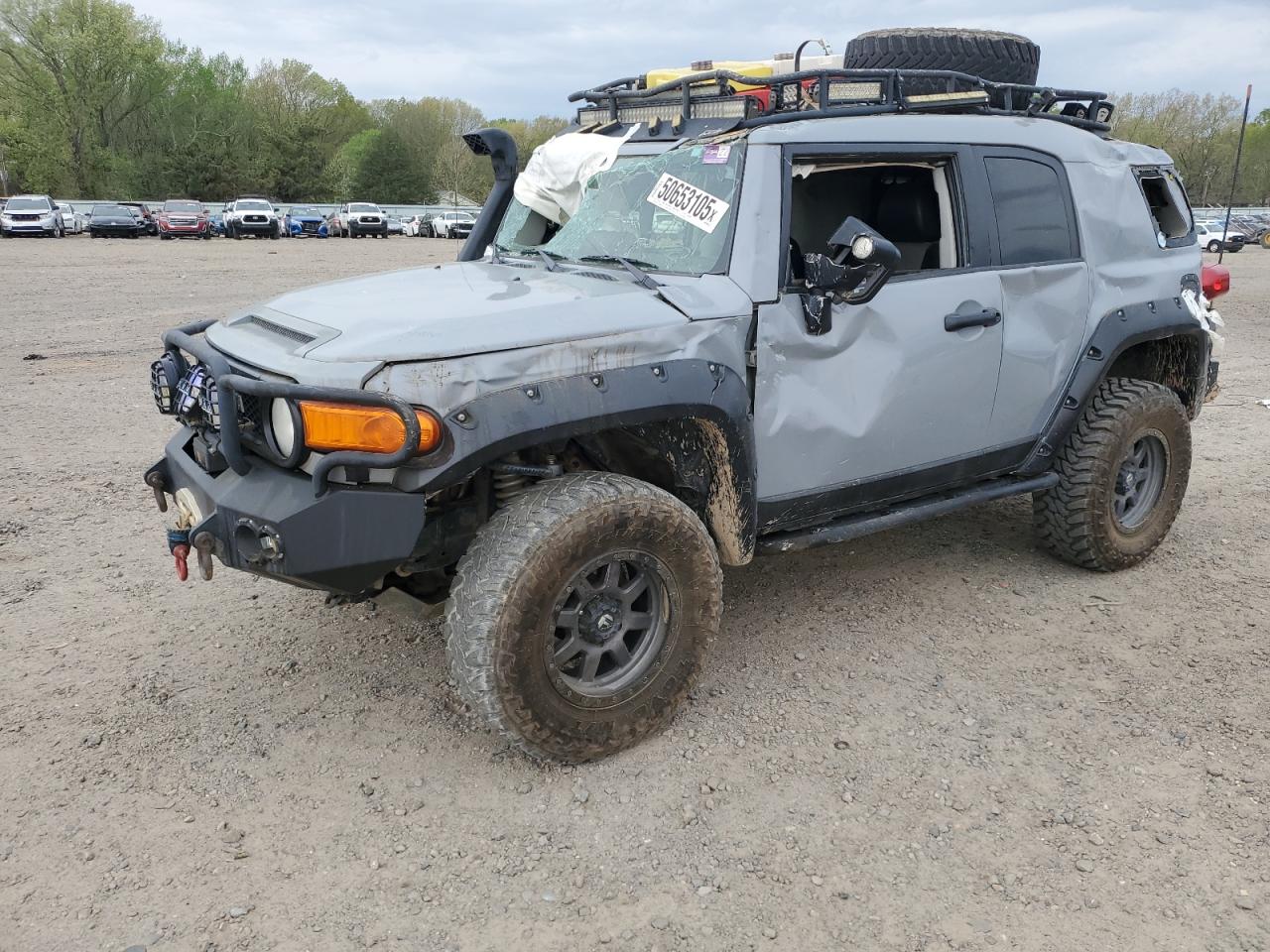 TOYOTA FJ CRUISER 2013