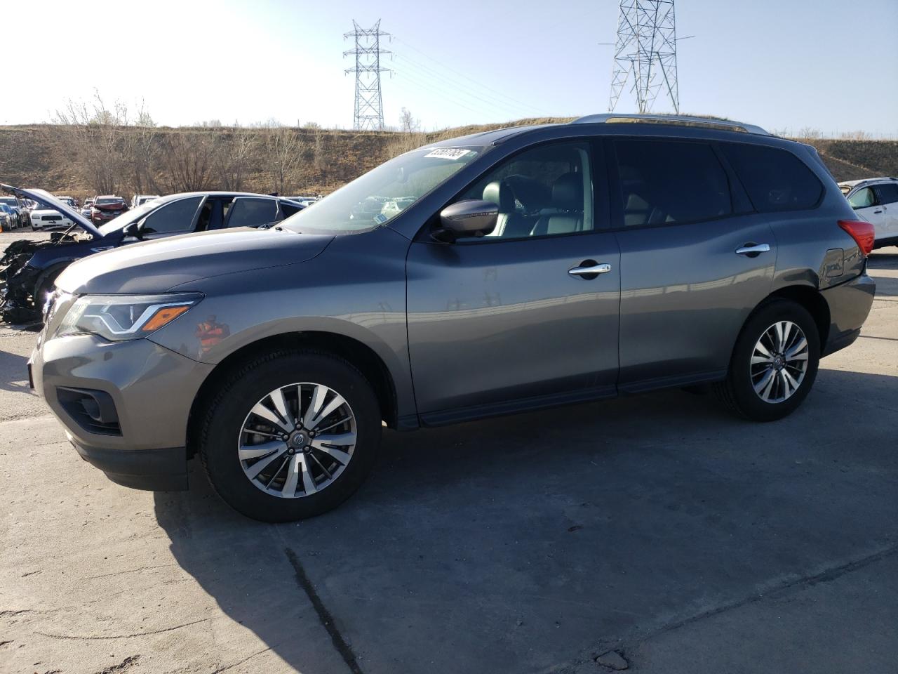 NISSAN PATHFINDER 2019