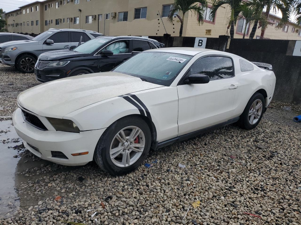 FORD MUSTANG 2012
