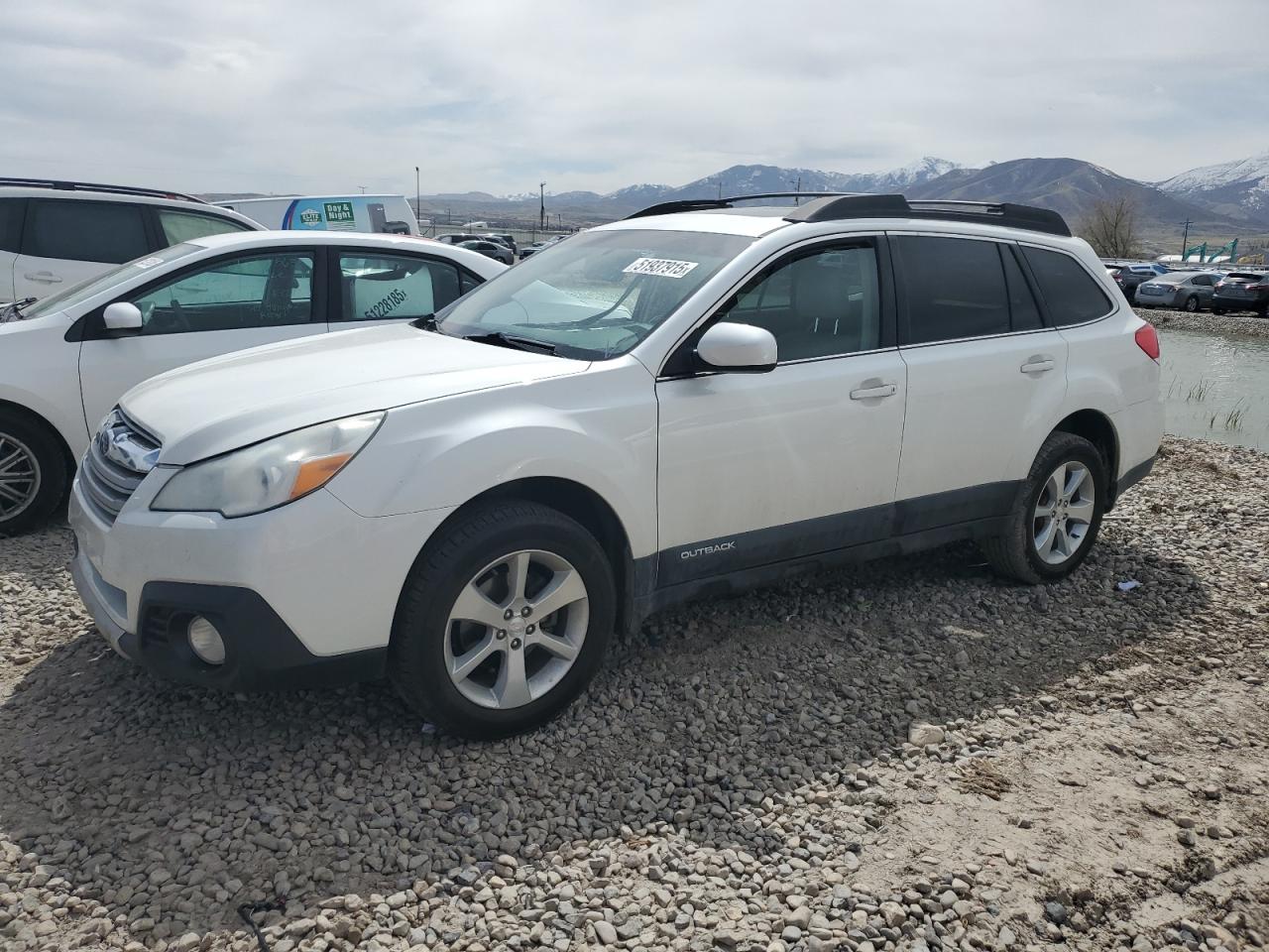 SUBARU OUTBACK 2013