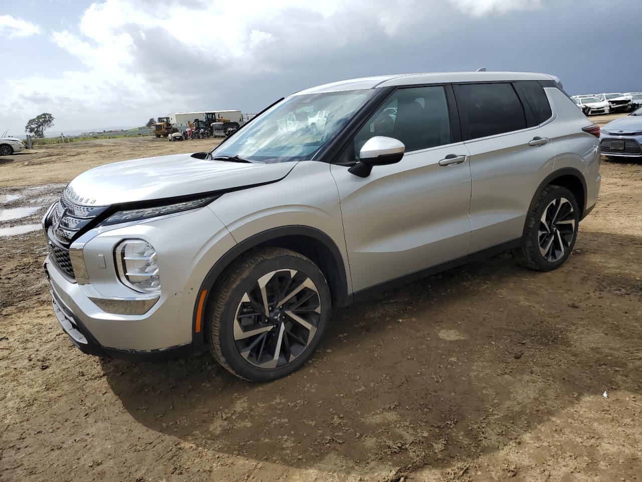 MITSUBISHI OUTLANDER 2022
