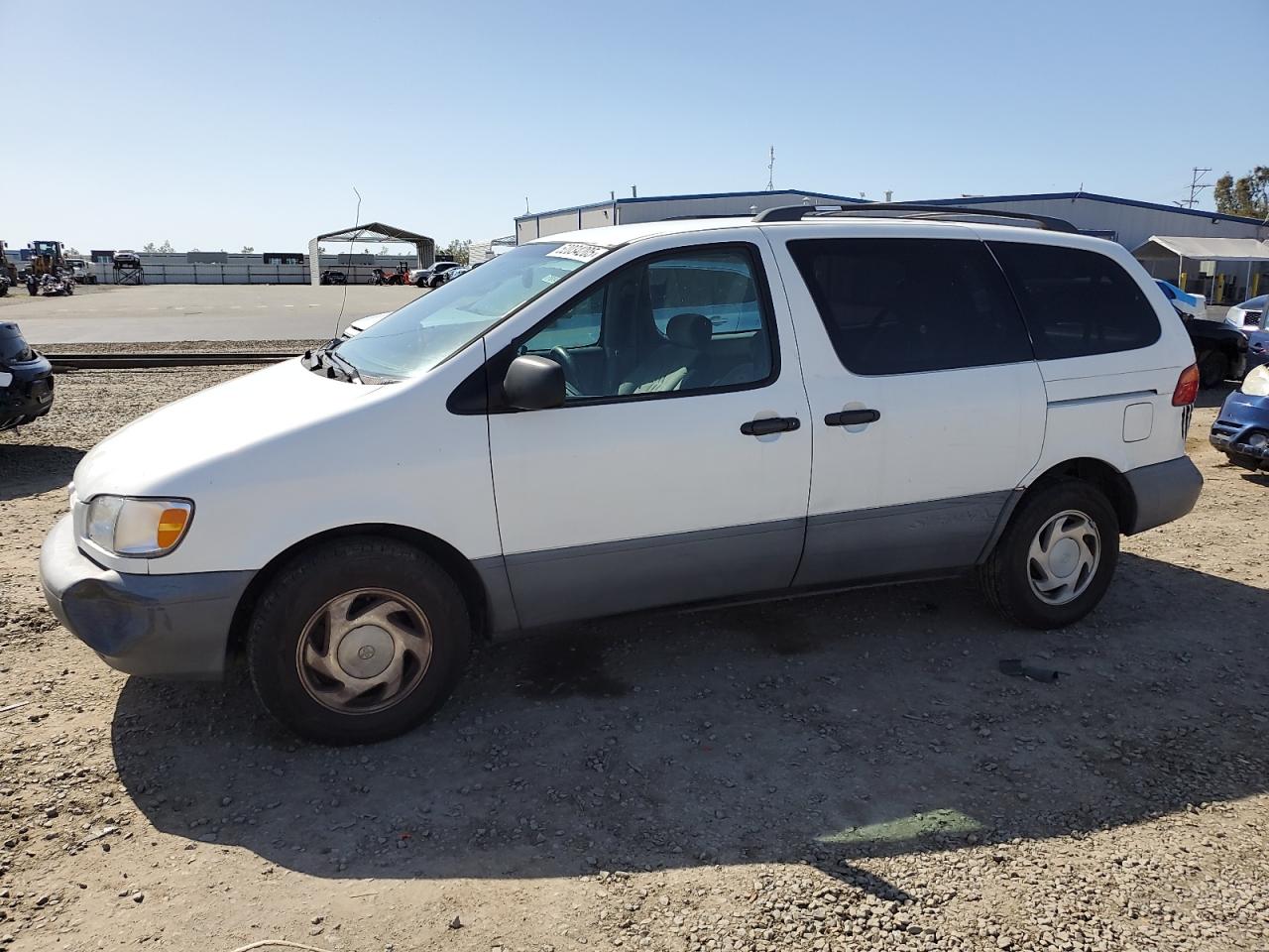 TOYOTA SIENNA LE 2000