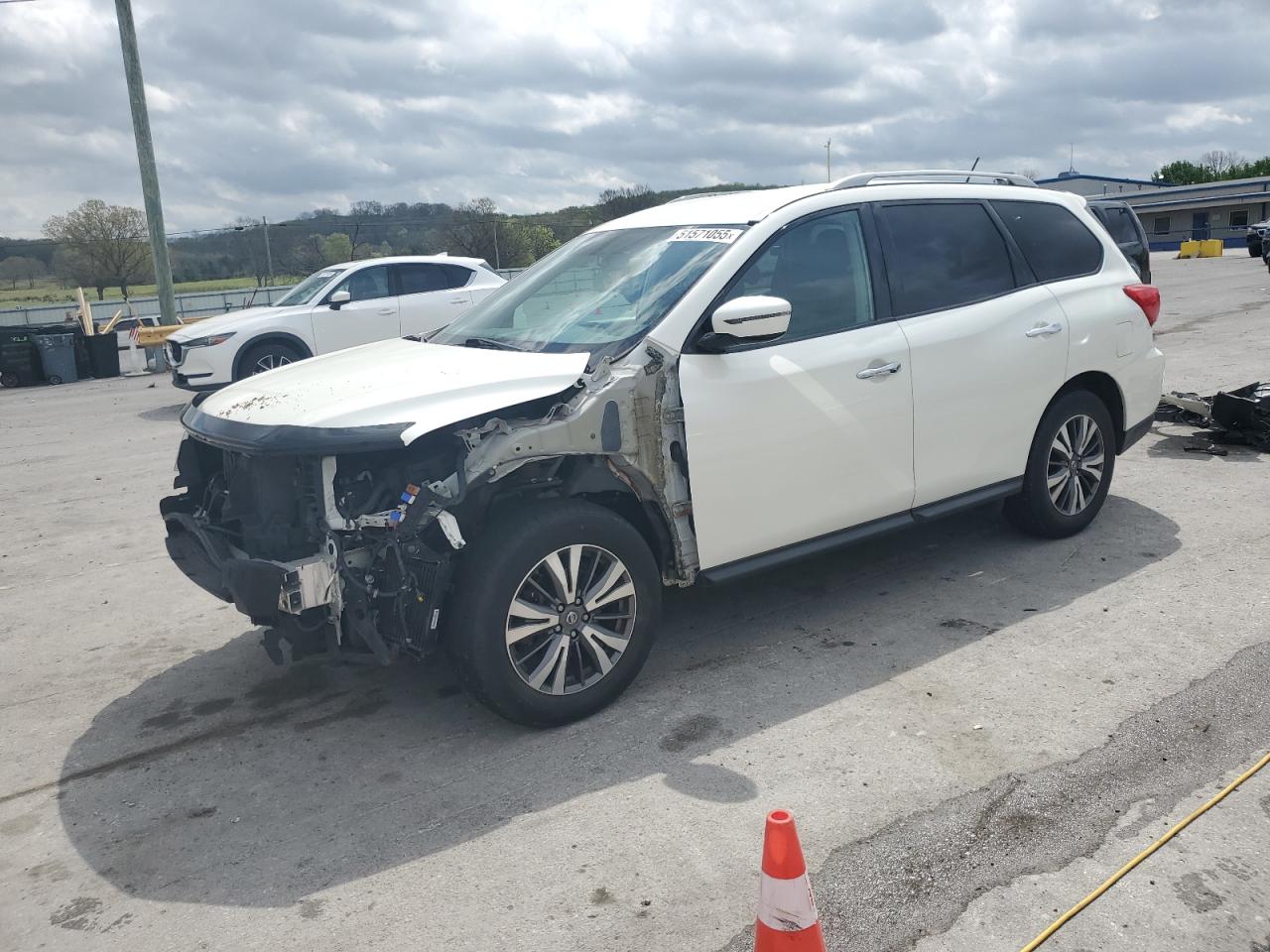 NISSAN PATHFINDER 2017