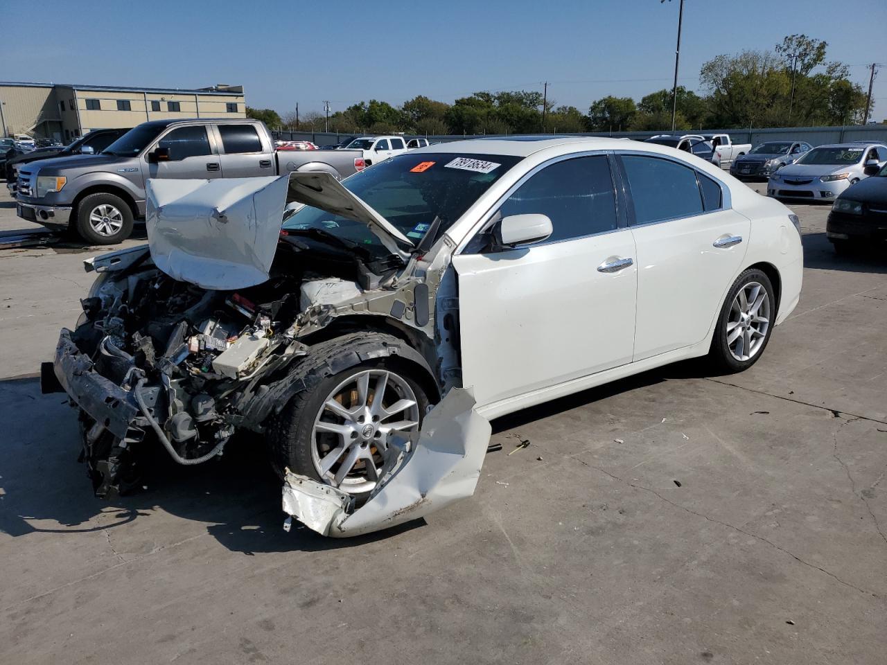 NISSAN MAXIMA 2014