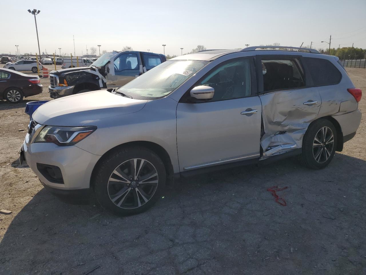 NISSAN PATHFINDER 2017