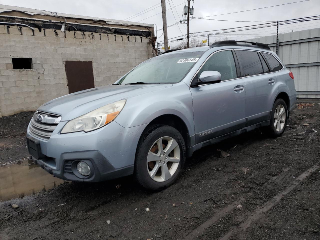 SUBARU OUTBACK 2. 2013