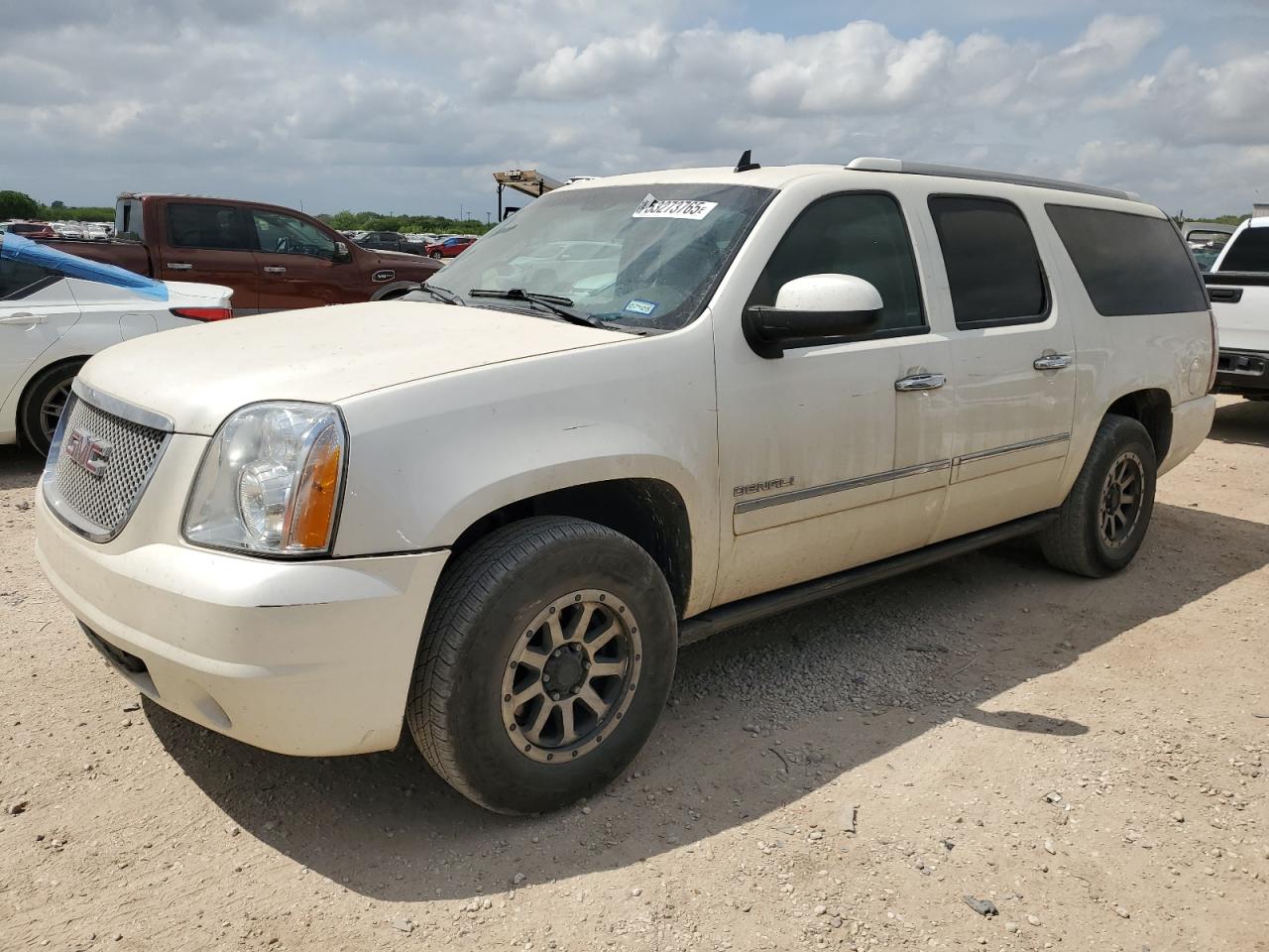 GMC YUKON XL D 2013