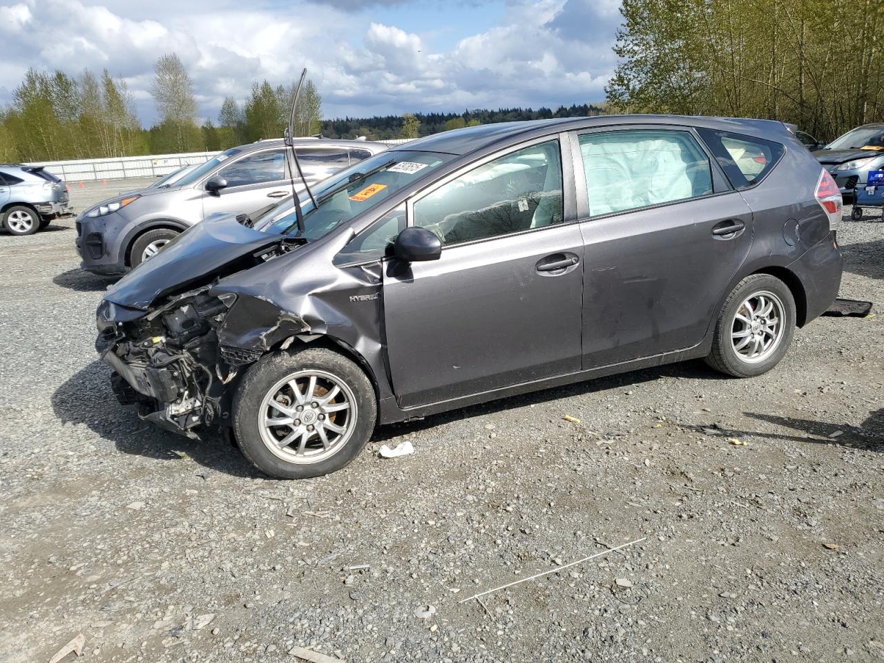 TOYOTA PRIUS V 2017