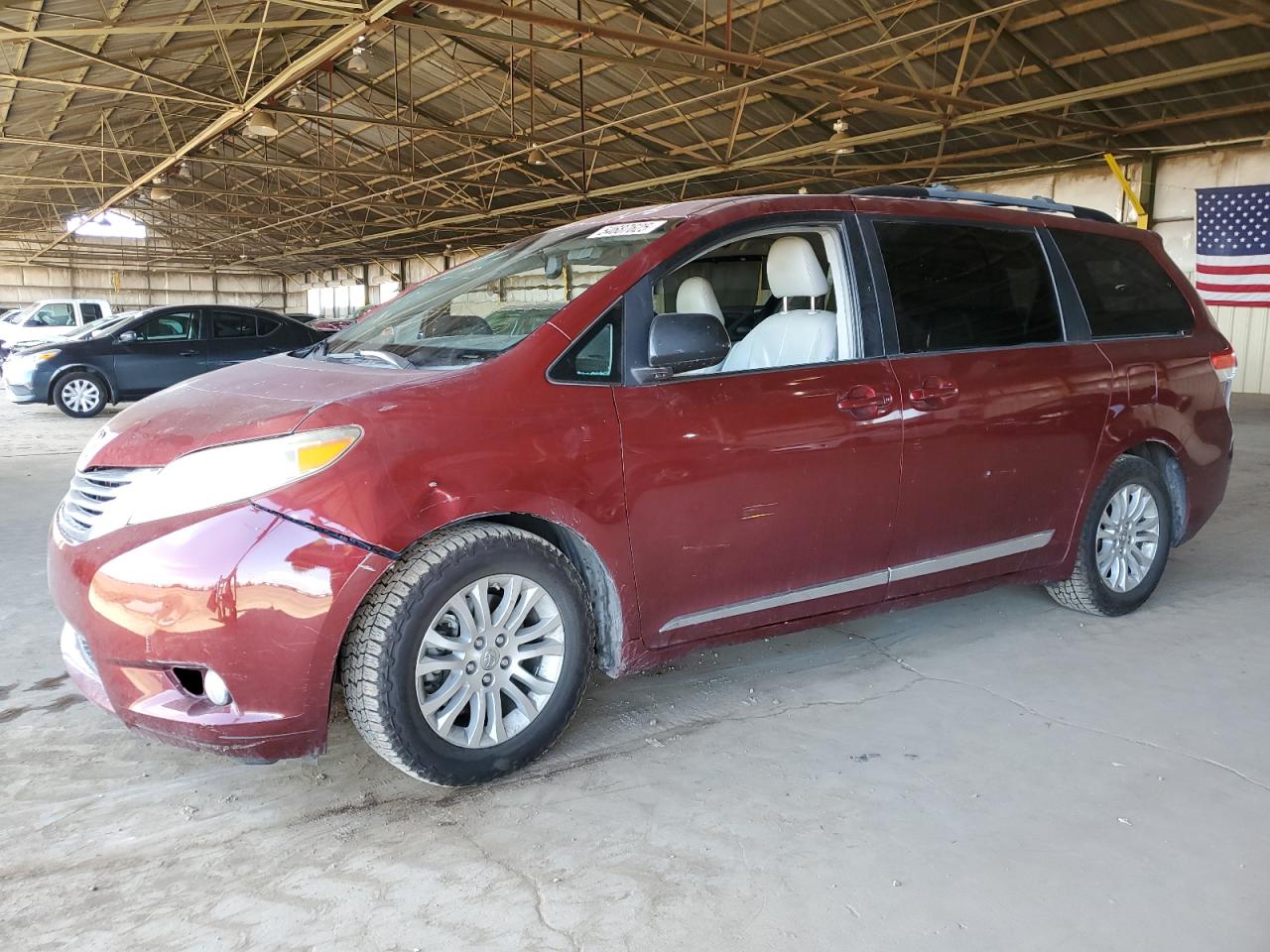 TOYOTA SIENNA XLE 2011