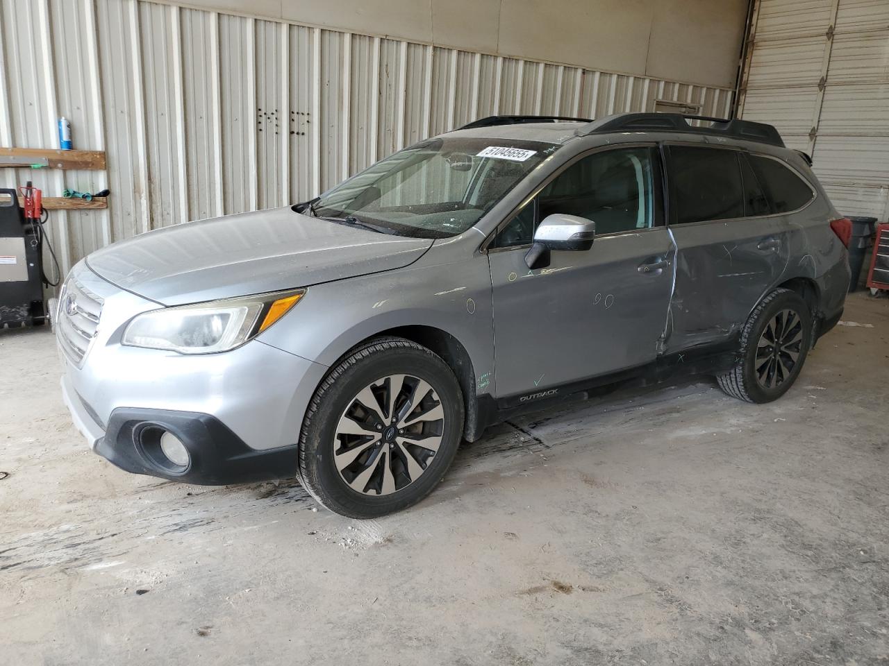 SUBARU OUTBACK 2. 2016