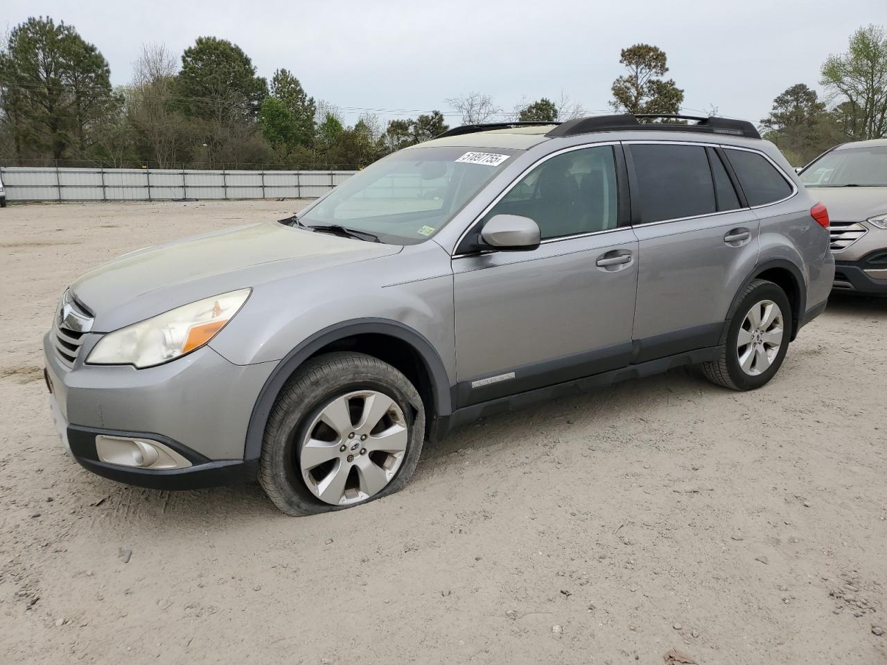 SUBARU OUTBACK 2. 2011