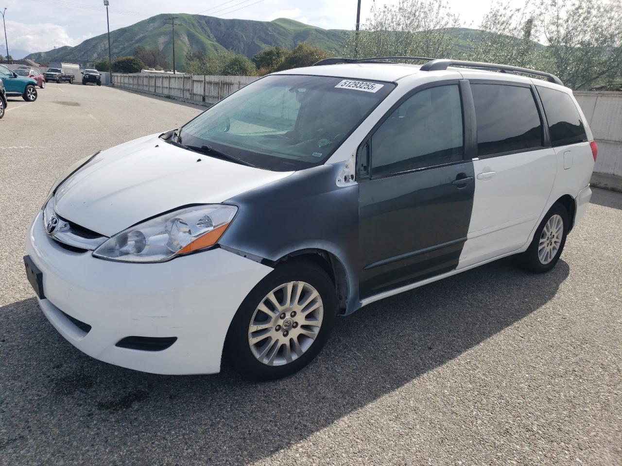 TOYOTA SIENNA CE 2010