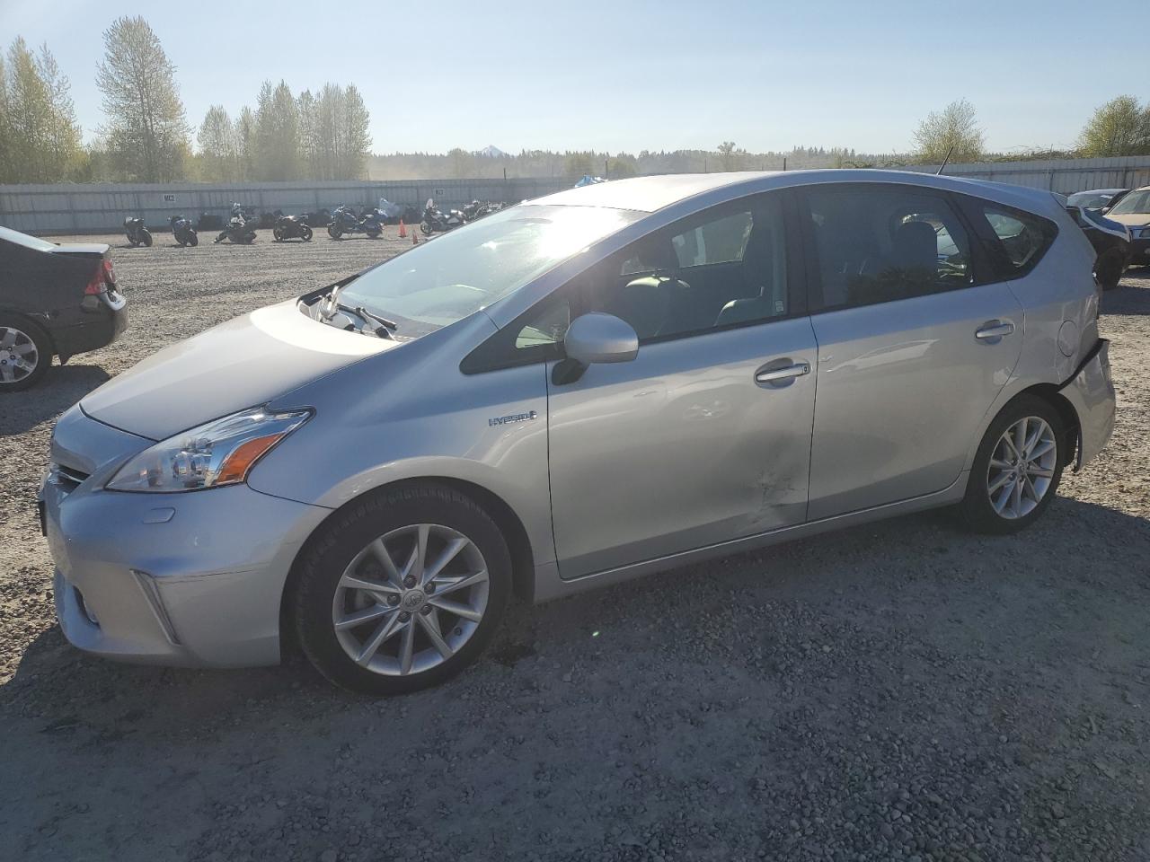 TOYOTA PRIUS V 2014