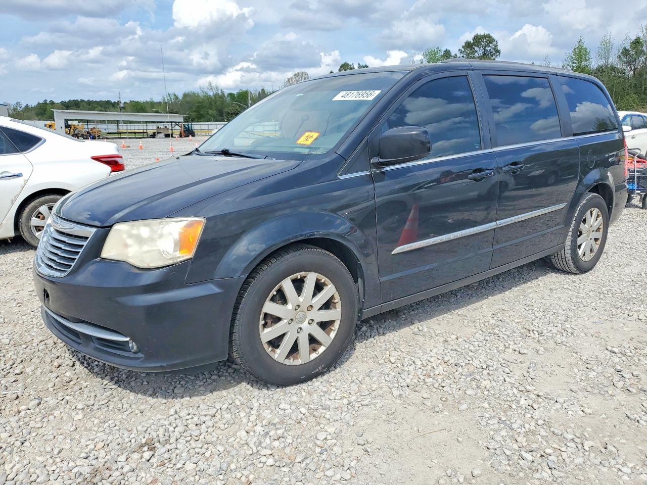 CHRYSLER TOWN & COUNTRY 2013