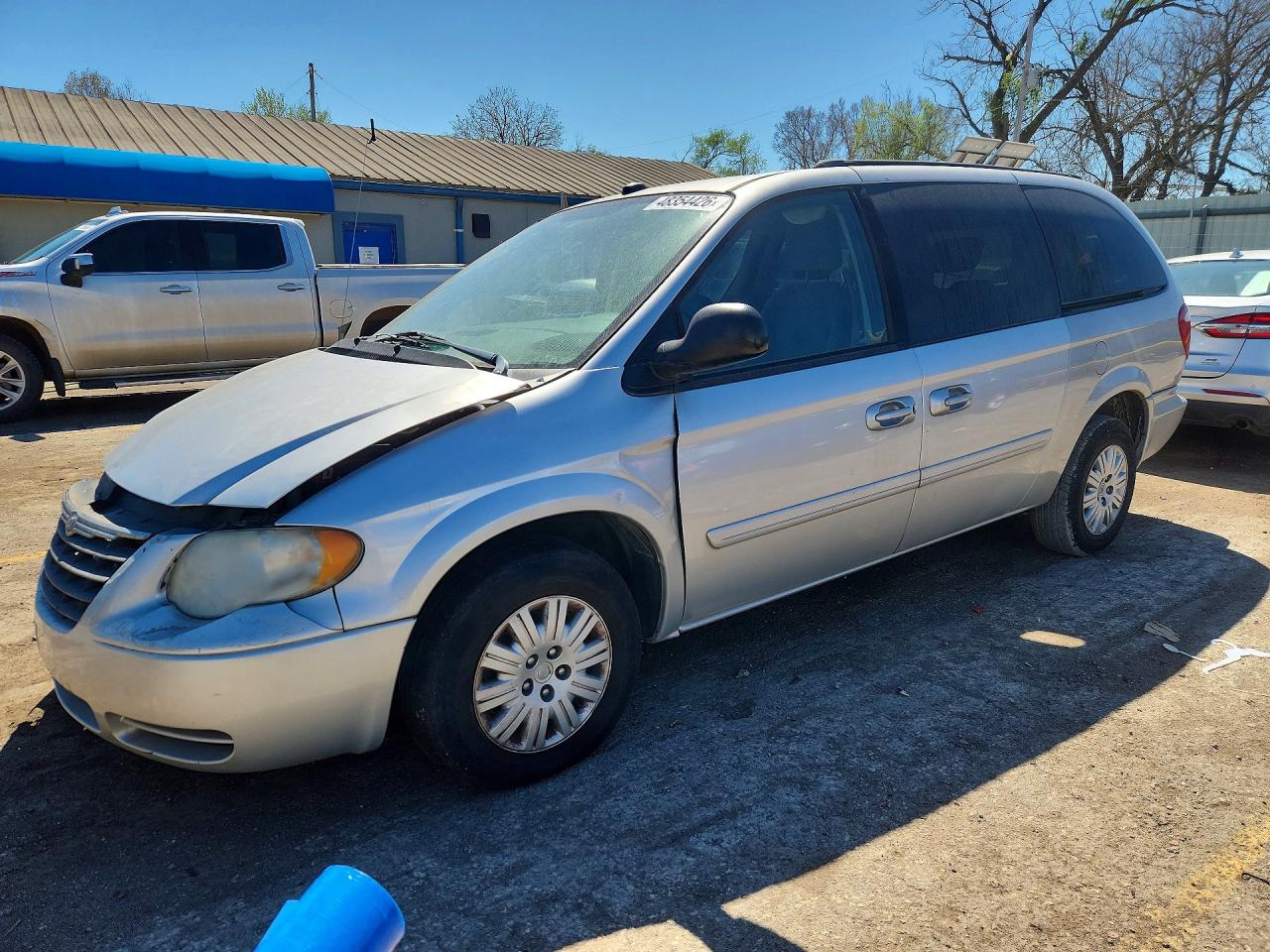 CHRYSLER TOWN & COUNTRY 2005