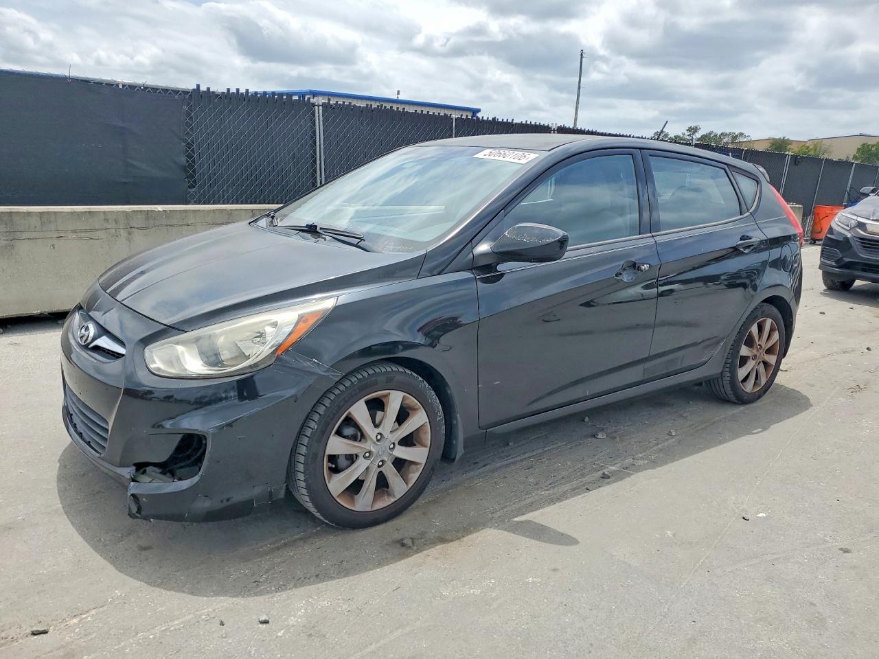 HYUNDAI ACCENT 2012