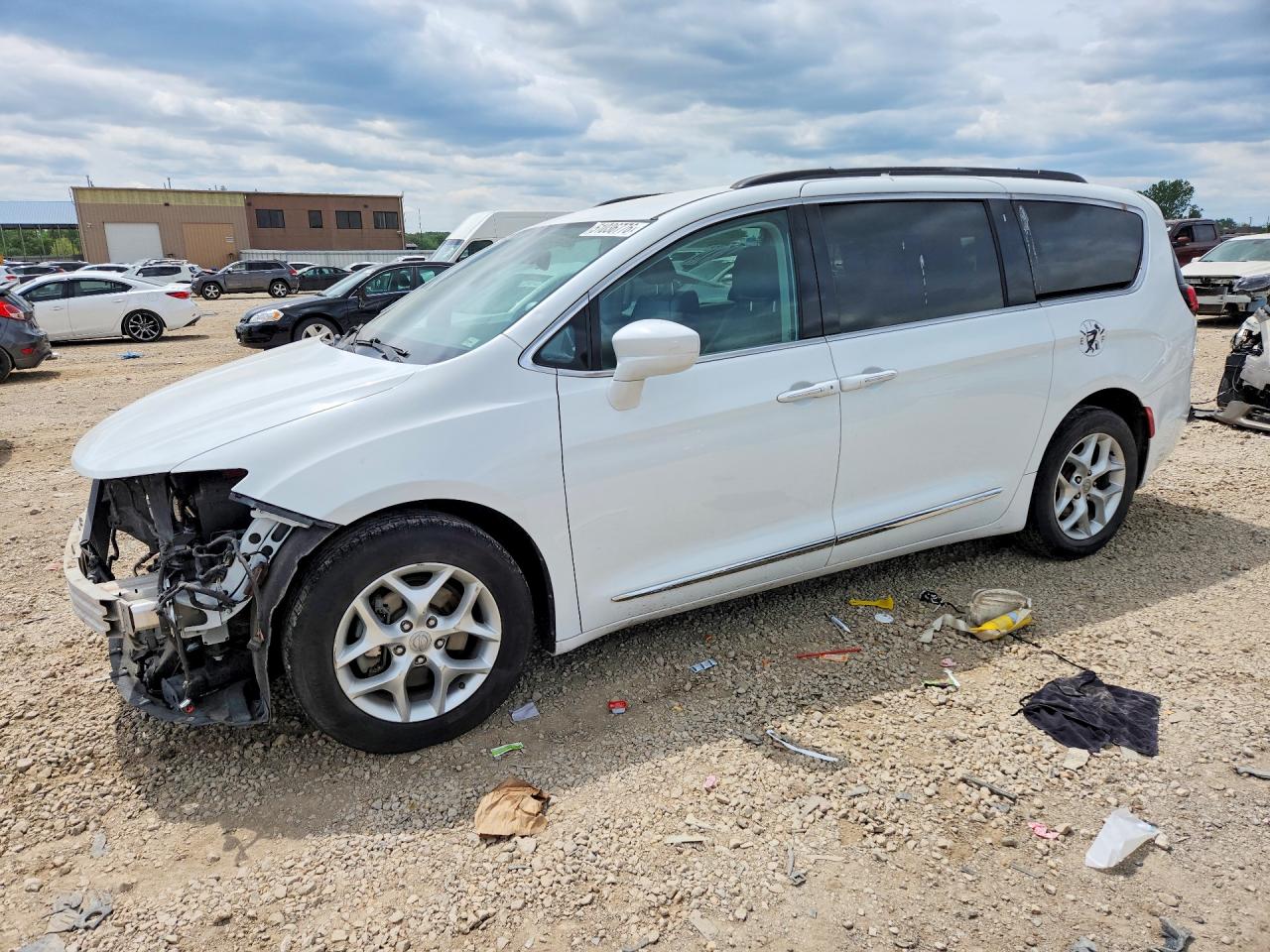 CHRYSLER PACIFICA 2017