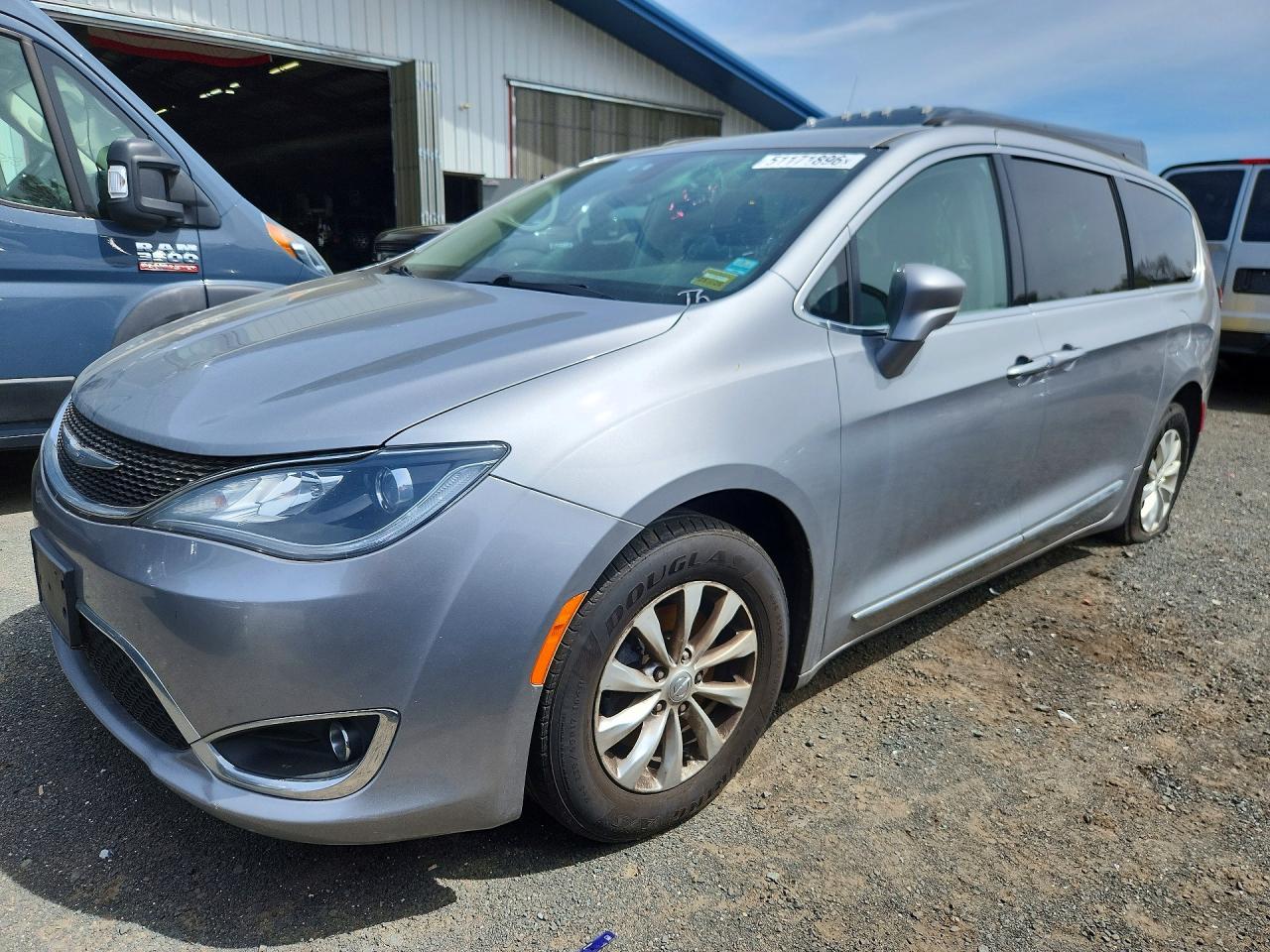 CHRYSLER PACIFICA 2017