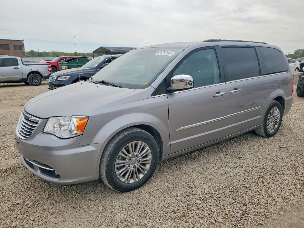 CHRYSLER TOWN & COUNTRY 2015