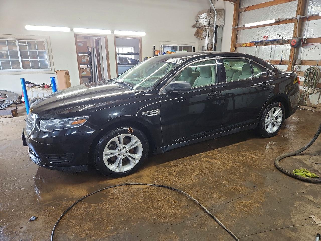 FORD TAURUS 2017