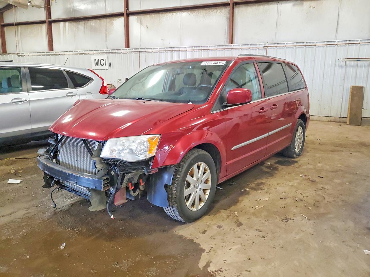 CHRYSLER TOWN & COUNTRY 2013
