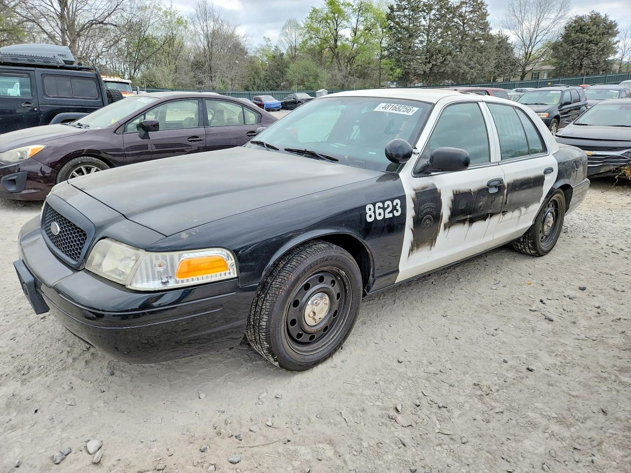 FORD CROWN VICTORIA 2011