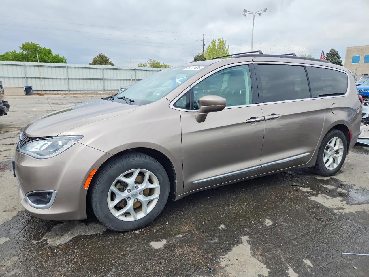 CHRYSLER PACIFICA 2017